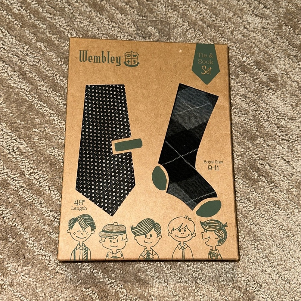 Boys Wembley Tie & Sock Set